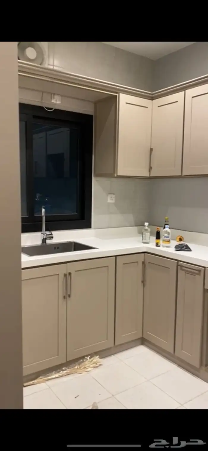 دولاب مطبخ شبه جديد ما استخدم إلا خمسه شهور 3