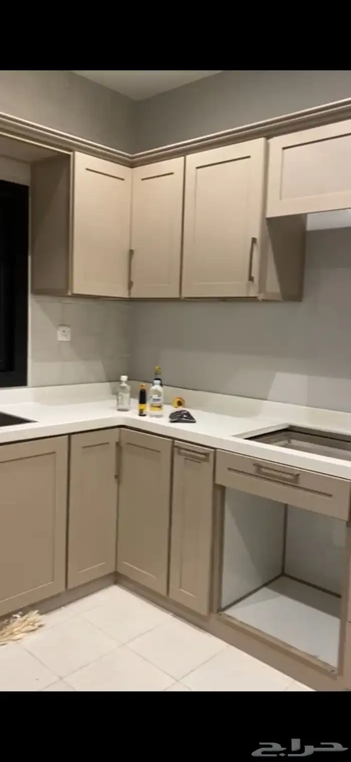 دولاب مطبخ شبه جديد ما استخدم إلا خمسه شهور 2