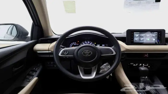 تيوتا ياريس ستاندر Y 2026 7