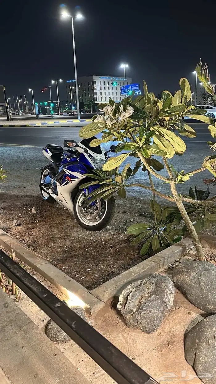 المواصفات في العرض 4