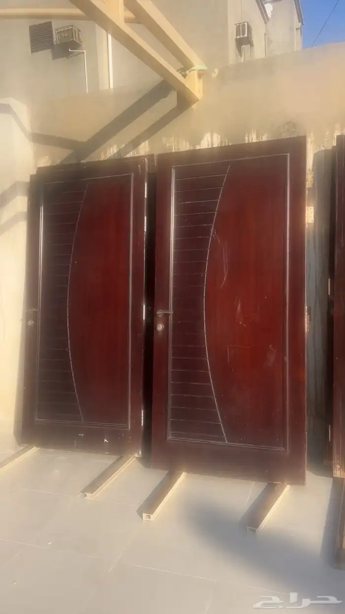 ابواب مستخدمه بحاله جيده سبب البيع تجديد الابواب لشكل احدث 8