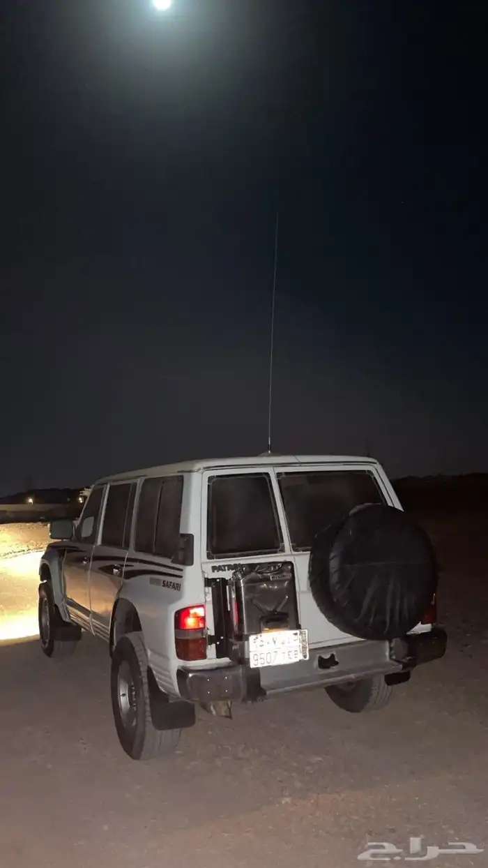 للبيع جيب نيسان 3