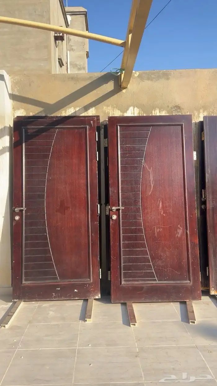 ابواب مستخدمه بحاله جيده سبب البيع تجديد الابواب لشكل احدث 0