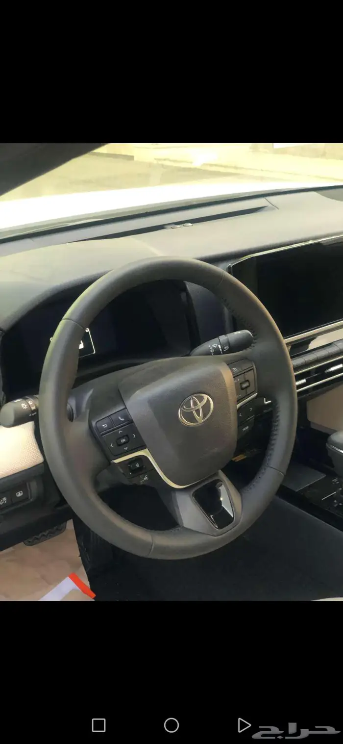 تويوتا كامري LE هايبرد 2025 أبيض _ تيتانيوم بأقل الأسعار 6