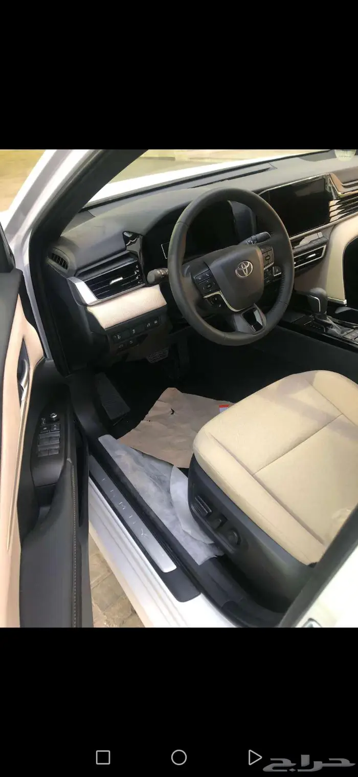 تويوتا كامري LE هايبرد 2025 أبيض _ تيتانيوم بأقل الأسعار 10