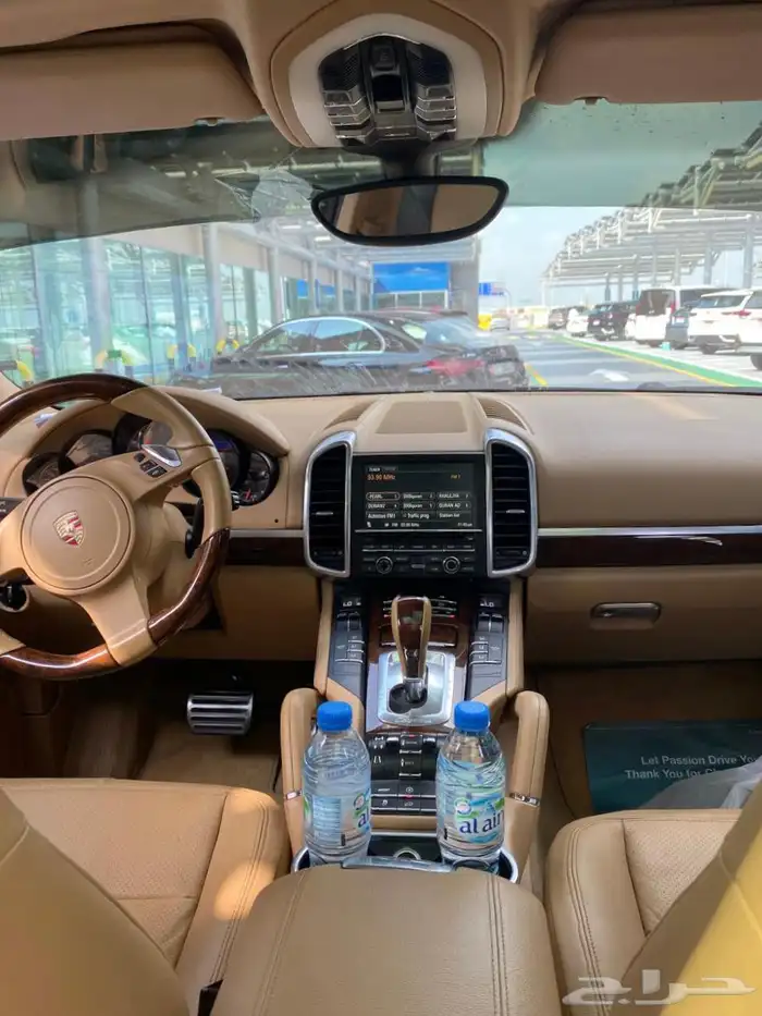 بورش كايين 2012 اسود لوحات دبي 5