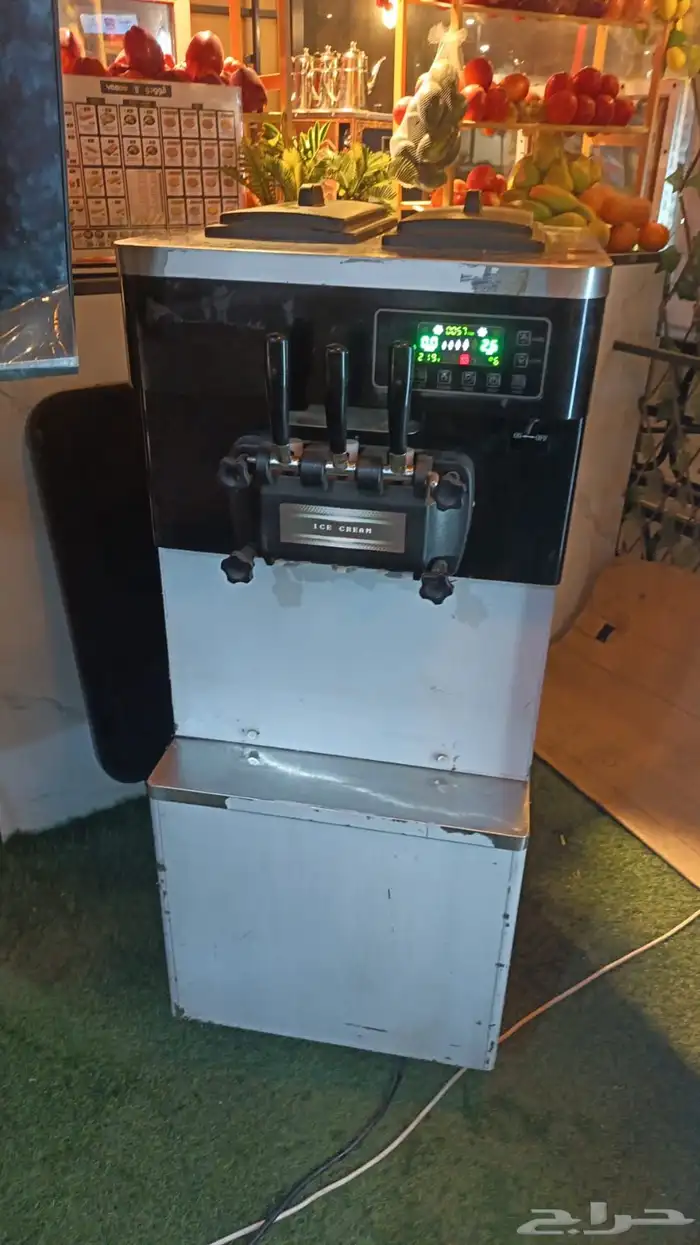 مكينة ايسكريم شبه جديد 0