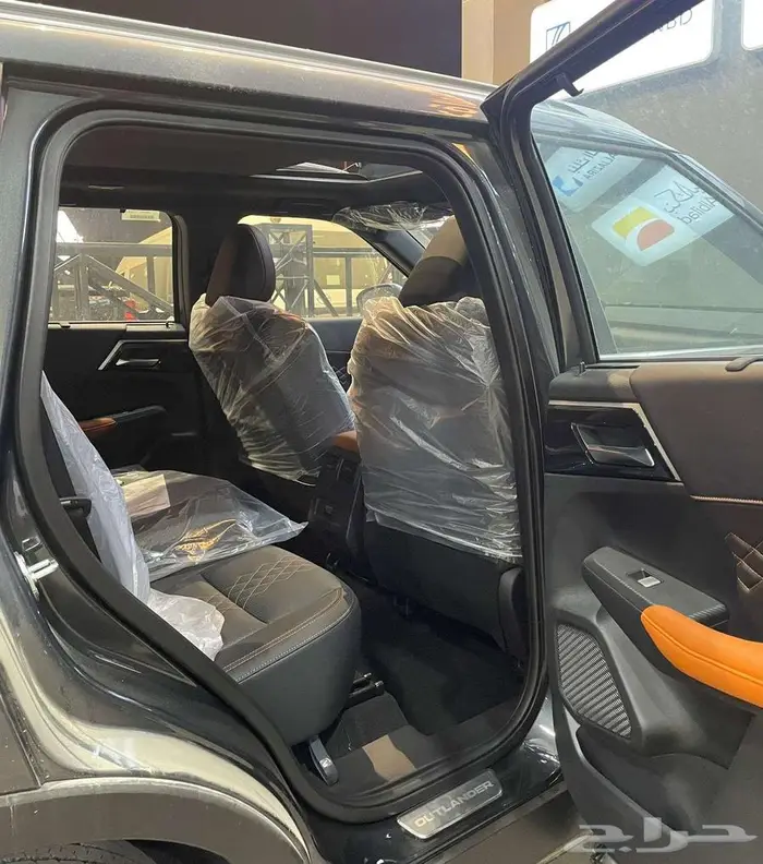 ميتسوبيشي اوتلاندر دبل نص فل و فل و بلاك سام 2025. 6