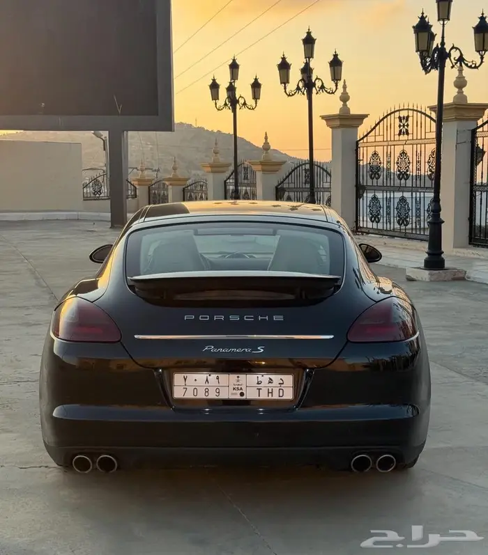بورش باناميرا اس 8