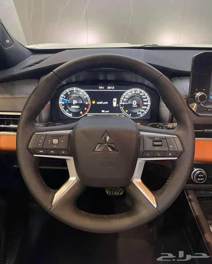 ميتسوبيشي اوتلاندر دبل نص فل و فل و بلاك سام 2025. 8