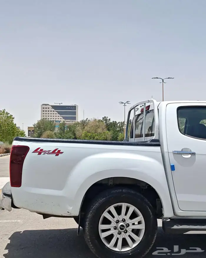 ايسوزو ديماكس 2020 ديزل فل نظيف 8