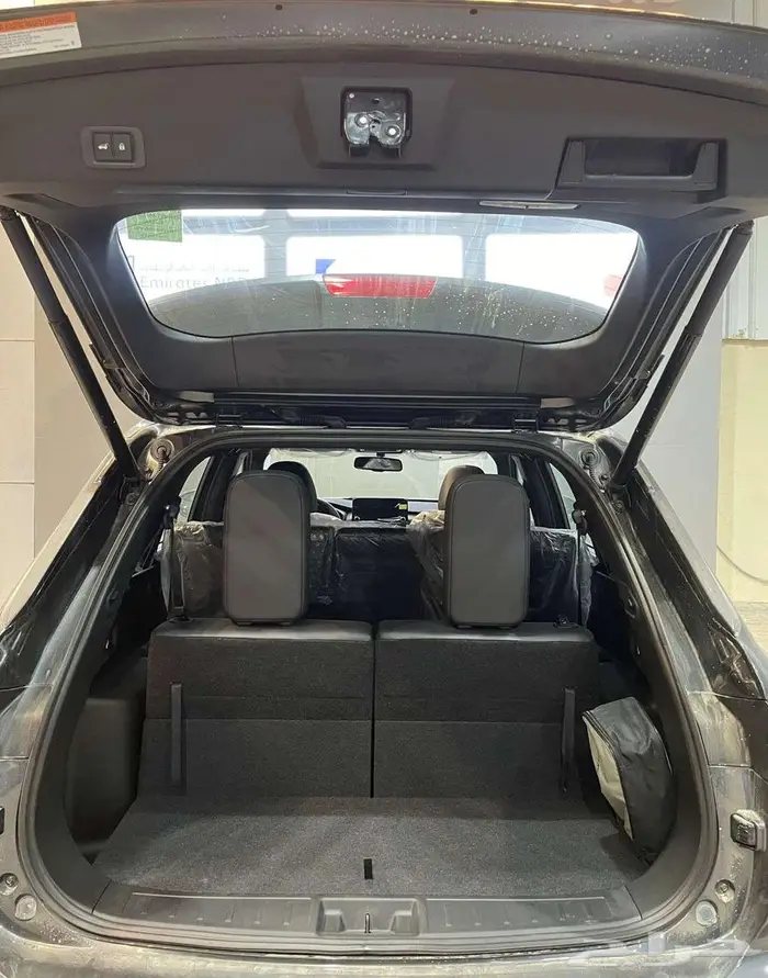 ميتسوبيشي اوتلاندر دبل نص فل و فل و بلاك سام 2025. 9