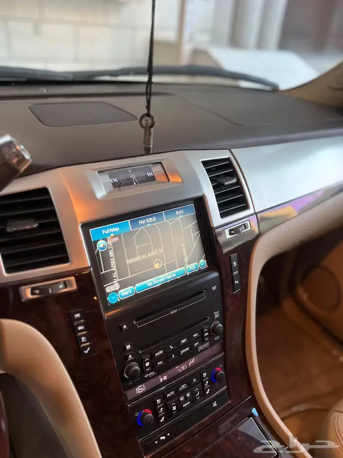 للبيع جمس اسكاليد نظيف جدا  2010 9