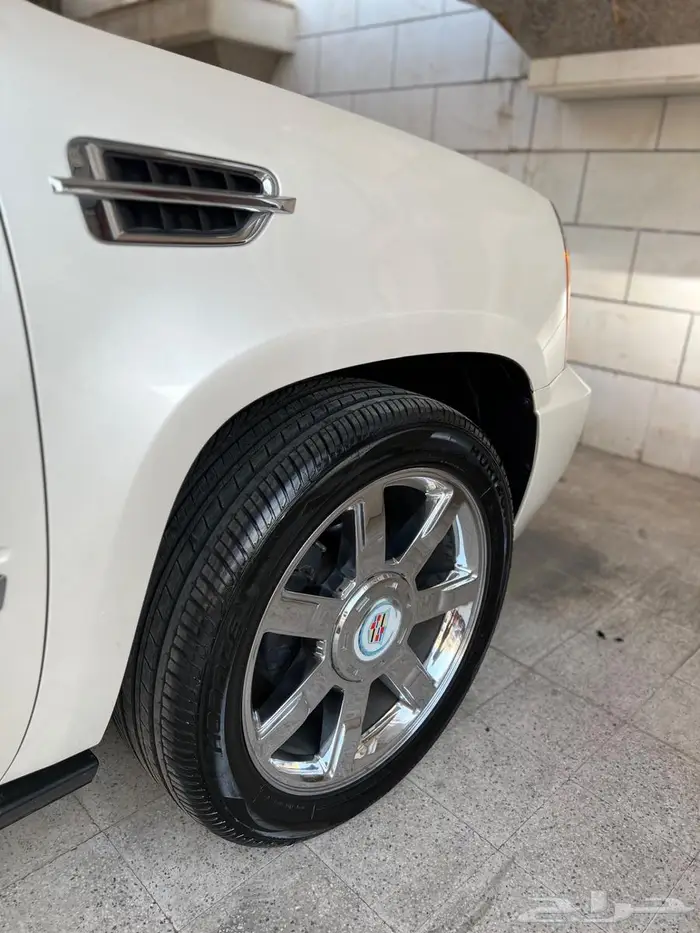 للبيع جمس اسكاليد نظيف جدا  2010 7