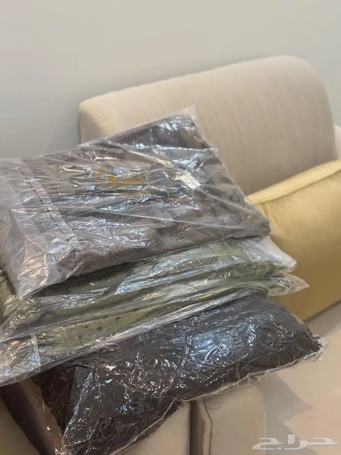 شالات   لون بني وأخضر   السعر 60 ريال 0