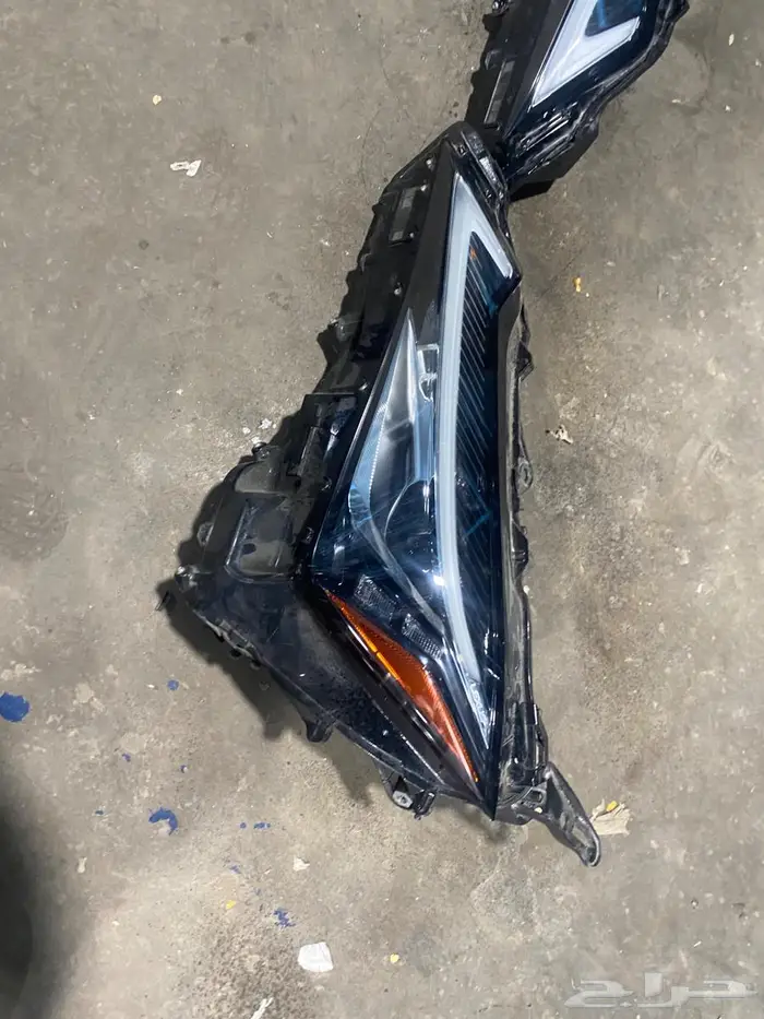 شمعات لكزس UX 2020 0