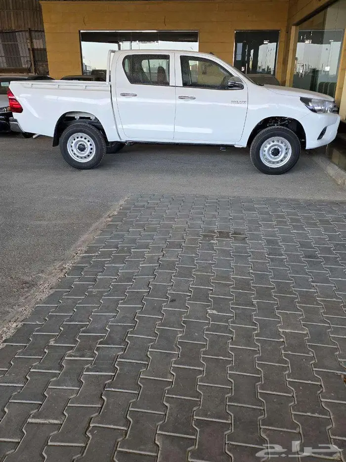 هايلوكس غمارتين ديزل سلق توماتيك بريمي 2025 متوفر لدى الحسن 4