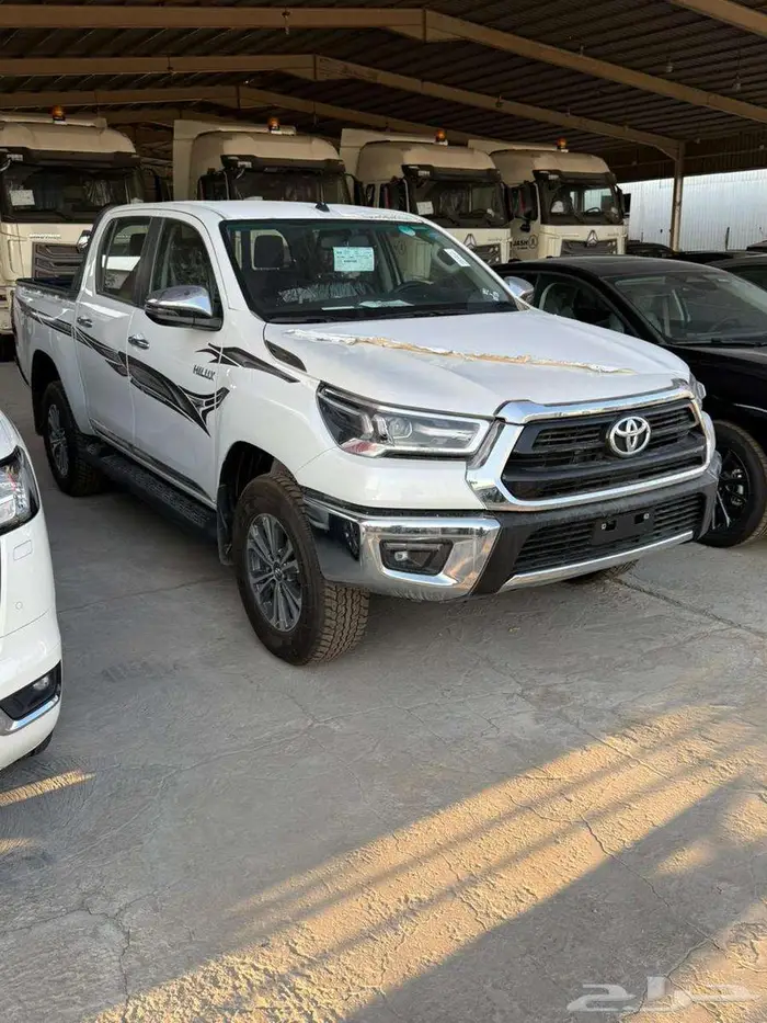 تويوتا هايلكس غمارتين فل اوتوماتيك بنزين 2025 سعودى 3