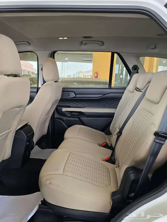 فورد ايفريست ديزل ستاندر 2024 متوفر لدى الحسن 9