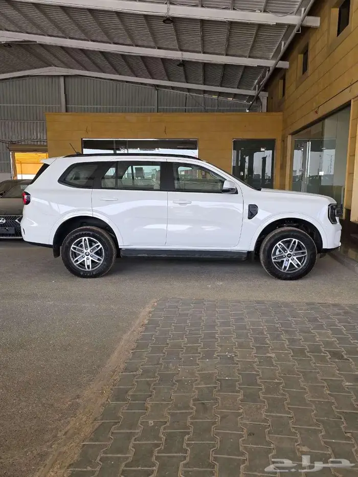 فورد ايفريست ديزل ستاندر 2024 متوفر لدى الحسن 6