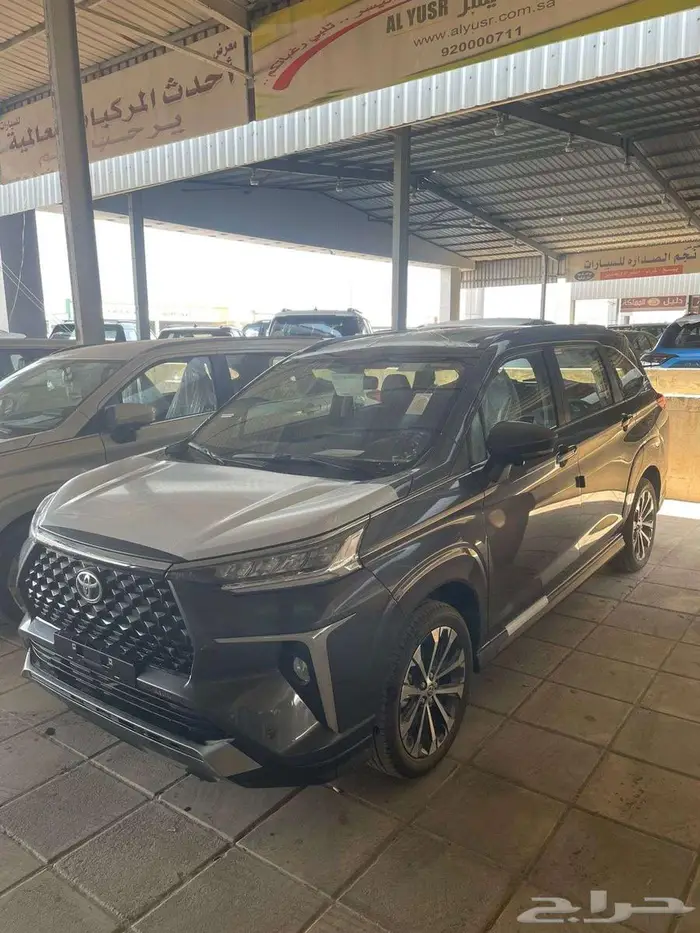 تويوتا فيلوز GLX بنزين 2025 3