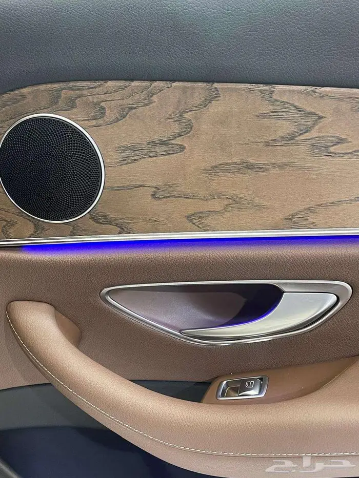 مرسيدس E200 2022 27