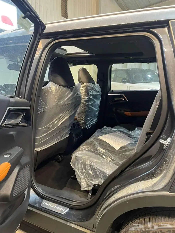 ميتسوبيشي اوتلاندر دبل نص فل و فل و بلاك سام 2025. 4