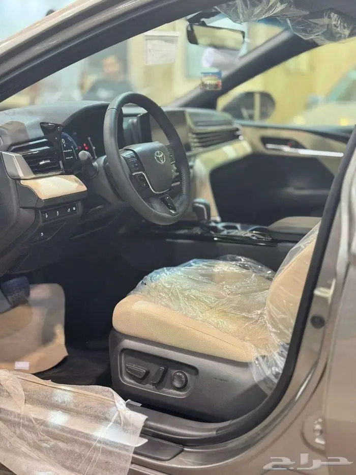 تويوتا كامري 2025 هايبرد LE 7