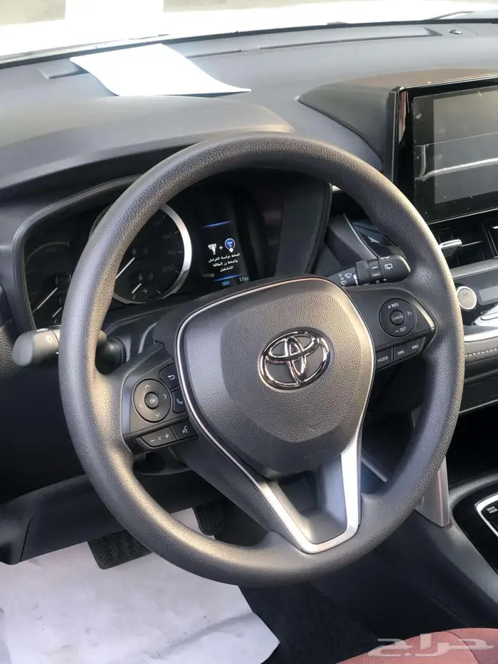 تويوتا كرولا كروس XLE هايبرد 2025 فضي بأقل سعر 4