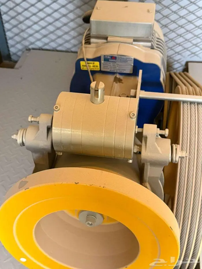 يوجد لدينا مصاعد اوتوماتيك ونص اوتوماتيك 2