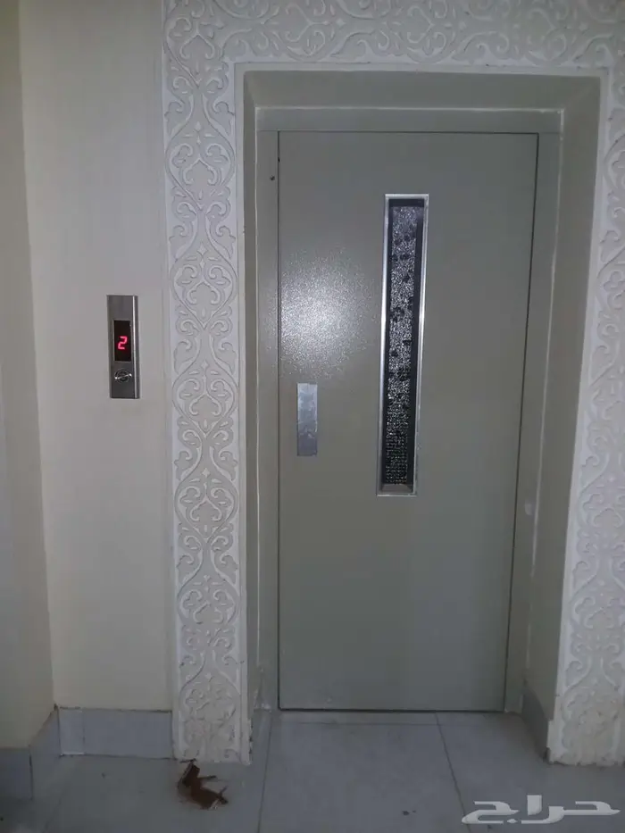 يوجد لدينا مصاعد اوتوماتيك ونص اوتوماتيك 0