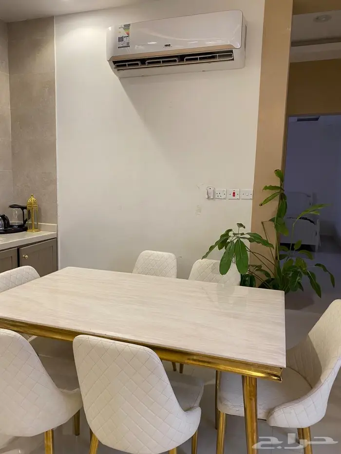 طاولة طعام 1