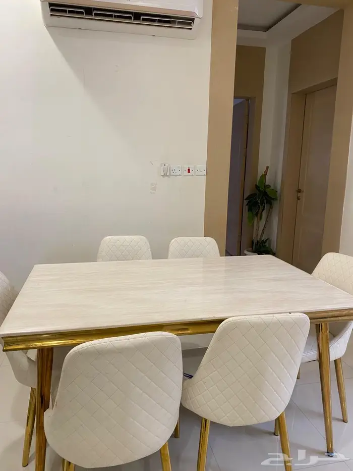 طاولة طعام 0