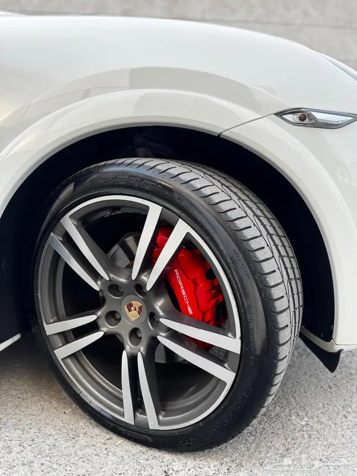 للبيع بورش كايين GTS مالك واحد بدي وكاله 29