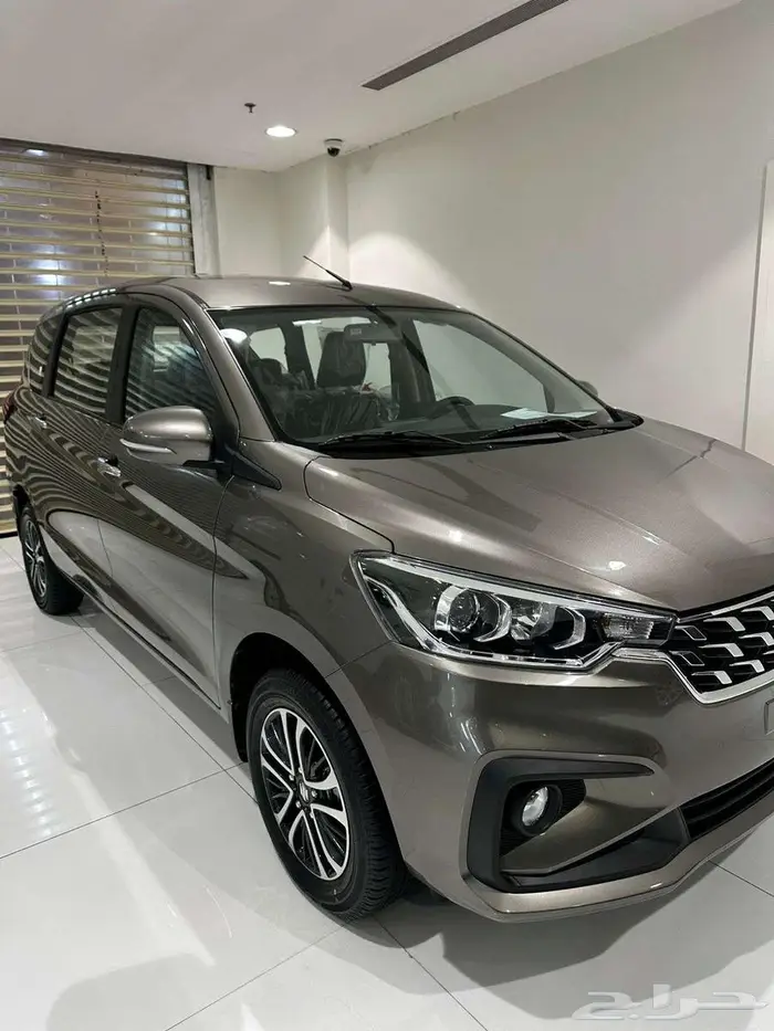 سوزوكي ارتيجا GLX 2025 1