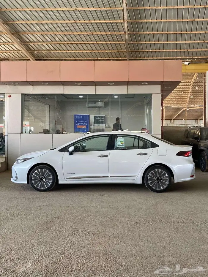 كورولا XLI بصمة محرك 2.0 فتحة جنوط 17 لدى الفريدي 1