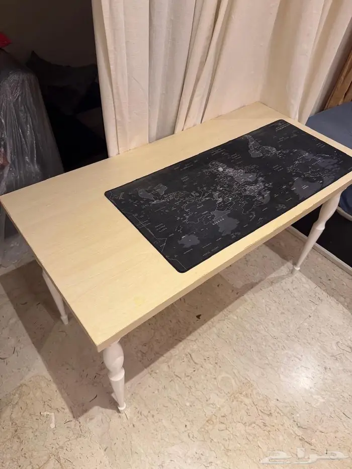 طاولة تسريحه او كمبيوتر مع طاولة قهوه 2