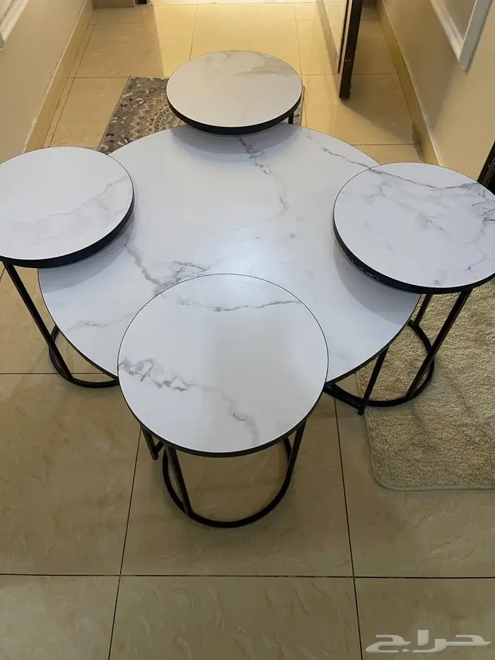 طاولة كليره مع طاولات خدمه رخام 70 ريال الطاولات جديده 0