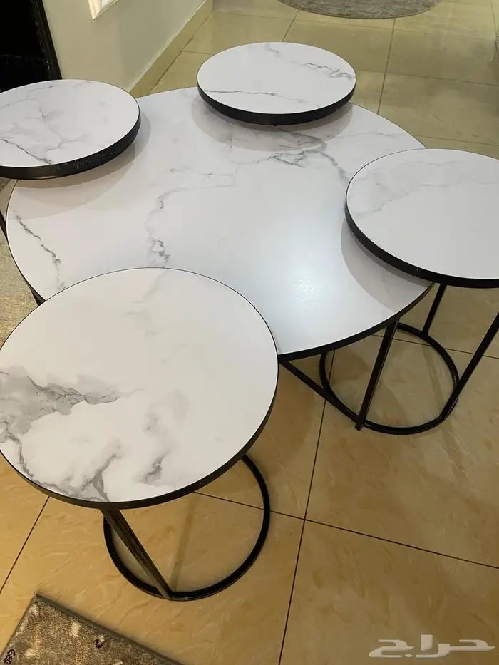 طاولة كليره مع طاولات خدمه رخام 70 ريال الطاولات جديده 1