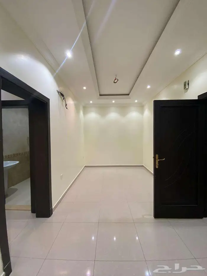 شقة للايجار بحي الربوة مكونة من 3 غرف 8