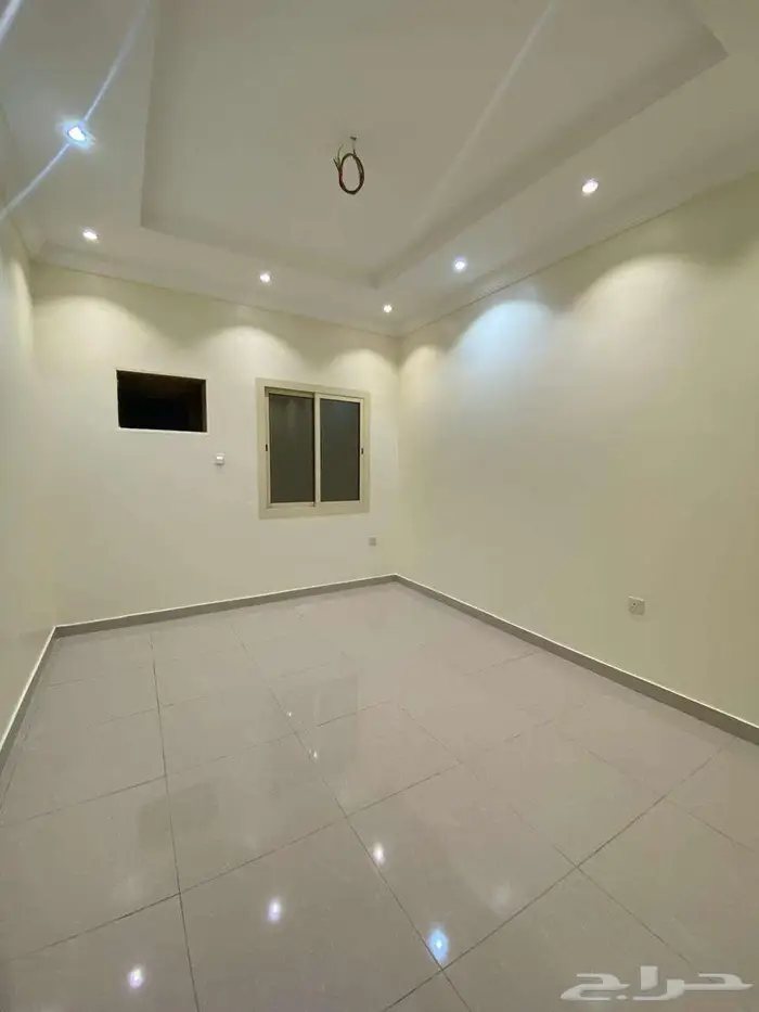 شقة للايجار بحي الربوة مكونة من 3 غرف 3