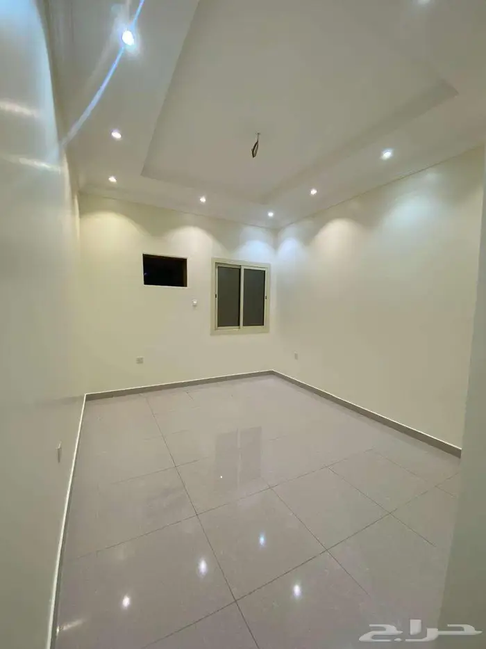 شقة للايجار بحي الربوة مكونة من 3 غرف 4