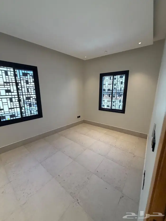 للايجار عماره بحي منفوحه بالكامل مناسبه للشركات والمهندسين 6