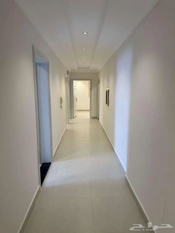 شقة للإيجار في حي الروضة بالمربع الذهبي 1