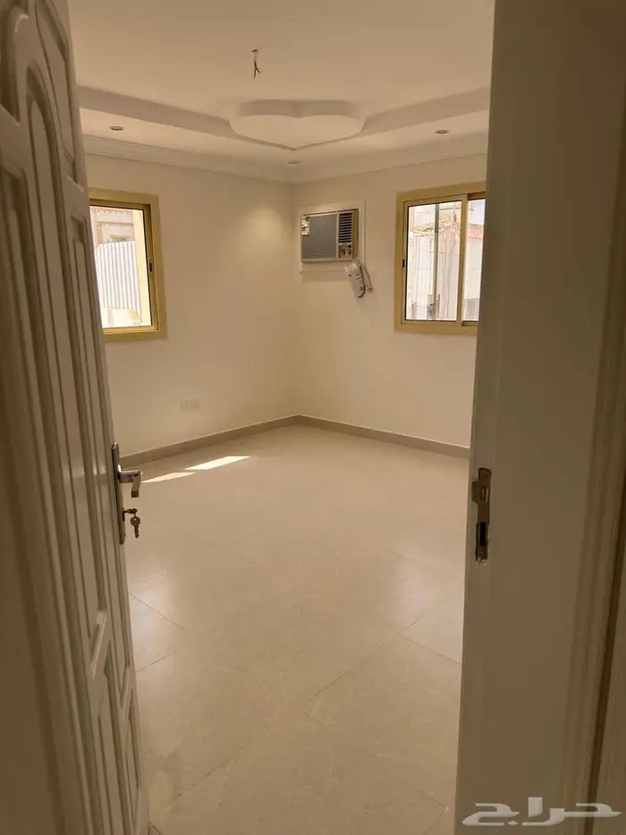 شقة للإيجار في حي الروضة بالمربع الذهبي 3