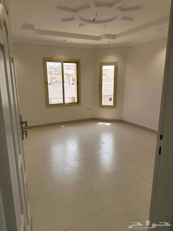 شقة للإيجار في حي الروضة بالمربع الذهبي 2