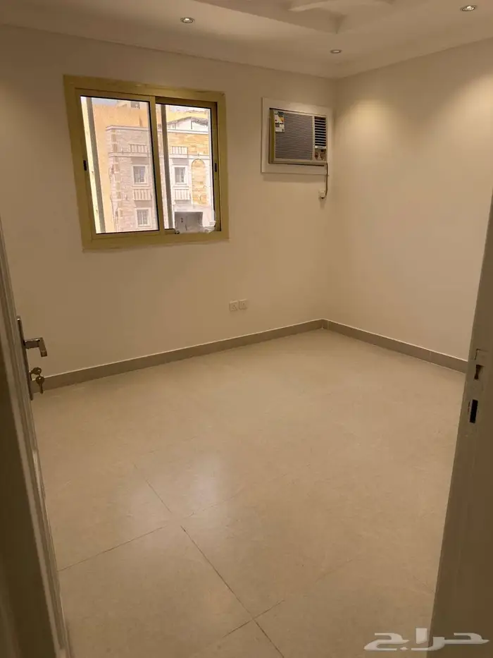 شقة للإيجار في حي الروضة بالمربع الذهبي 5