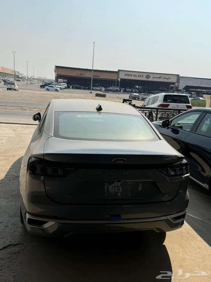 فورد تورس ترند لون رمادى 2026 عليها صيانة مجانية سعودى 12