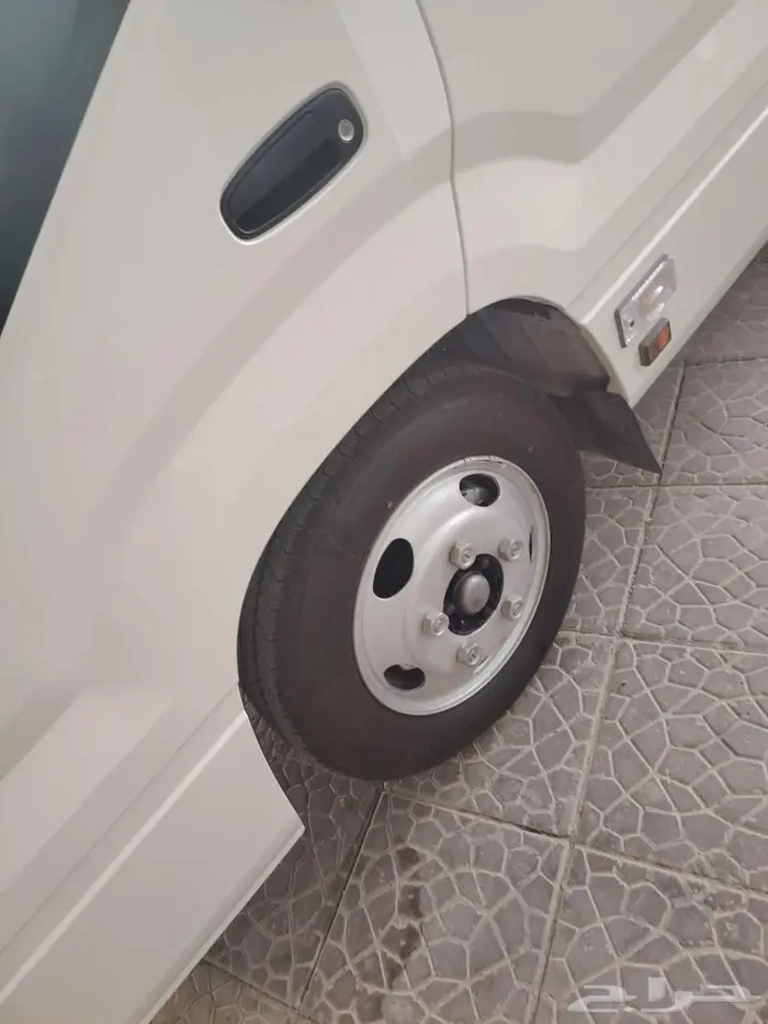 تويوتا باص كوستر 2025 بنزين 2.7 قير عادي 20 راكب COASTER 7