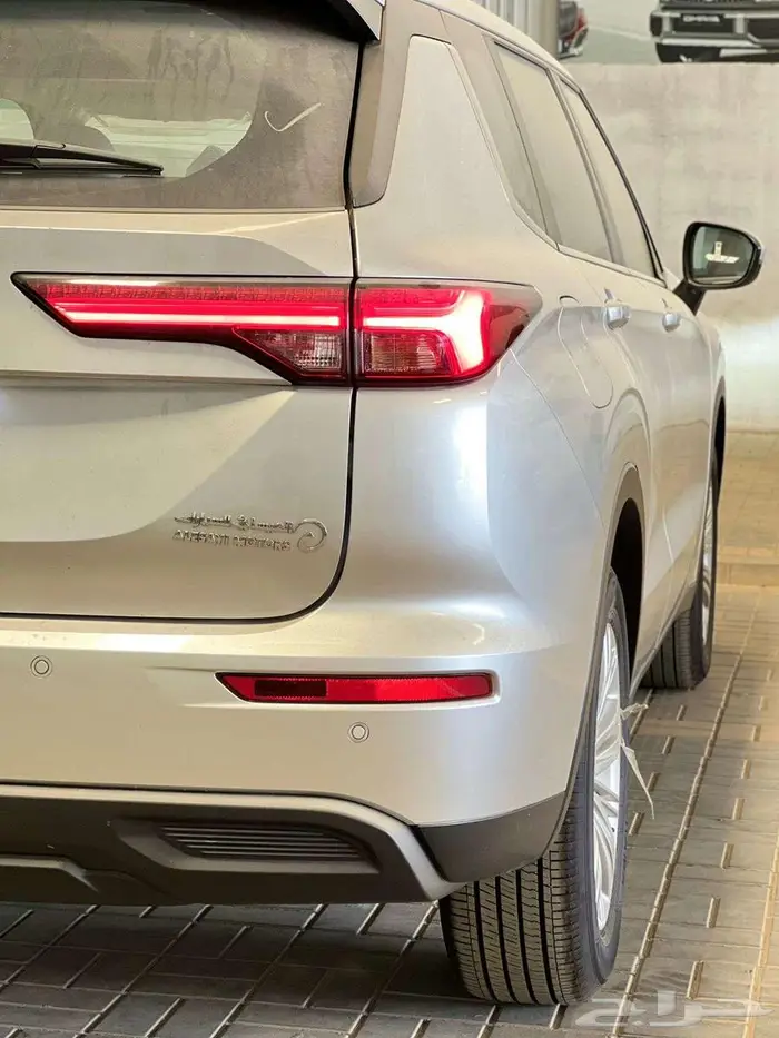 ميتسوبيشي اوتلاندر بدون دبل 5 مقاعد 2025 23